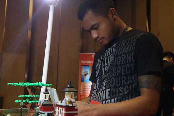 Le smartphone "made in Vietnam” Bphone lancé officiellement au Myanmar ảnh 2 Le smartphone "made in Vietnam” Bphone lancé officiellement au Myanmar ảnh 2