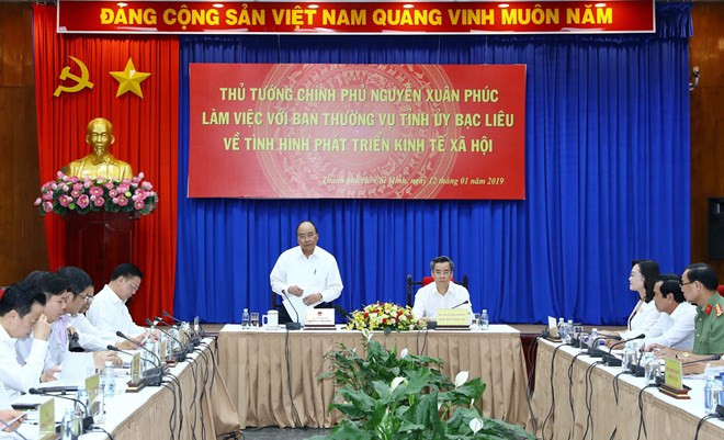 Le PM travaille avec les responsables de la province de Bac Liêu ảnh 1 Le PM travaille avec les responsables de la province de Bac Liêu ảnh 1
