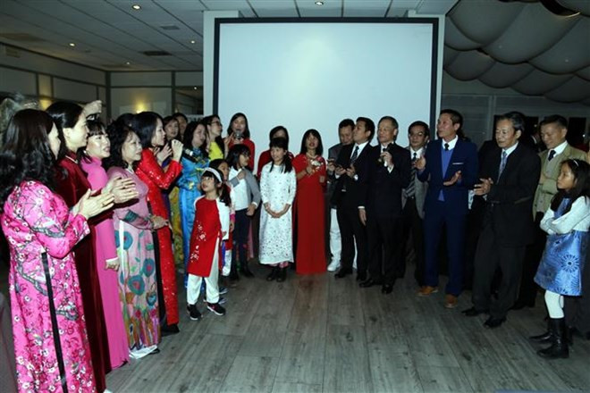 Le Têt traditionnel célébré en Italie, au Mozambique et au Laos ảnh 1 Le Têt traditionnel célébré en Italie, au Mozambique et au Laos ảnh 1