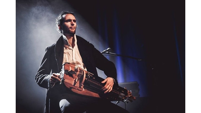 Le solo de vielle à roue millénaire de l’artiste français Guillaume Desq à Hanoi ảnh 1 Le solo de vielle à roue millénaire de l’artiste français Guillaume Desq à Hanoi ảnh 1
