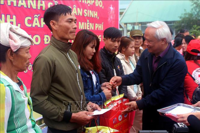 Le vice-président de l’AN Uông Chu Luu au programme “Têt de retrouvaille” à Thanh Hoa ảnh 1 Le vice-président de l’AN Uông Chu Luu au programme “Têt de retrouvaille” à Thanh Hoa ảnh 1