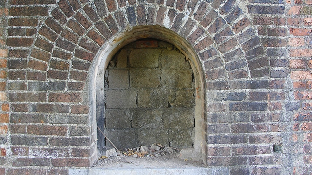 Deux anciennes portes découvertes dans la cité impériale de Huê ảnh 1 Deux anciennes portes découvertes dans la cité impériale de Huê ảnh 1