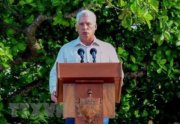 Le président du Conseil d'Etat cubain entame sa visite officielle d’amitié au Vietnam ảnh 1 Le président du Conseil d'Etat cubain entame sa visite officielle d’amitié au Vietnam ảnh 1