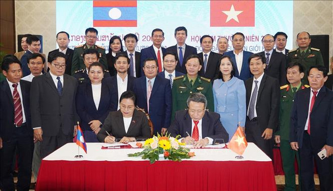 Quang Tri et Savannakhet renforcent leur coopération dans le domaine du travail frontalier ảnh 1 Quang Tri et Savannakhet renforcent leur coopération dans le domaine du travail frontalier ảnh 1