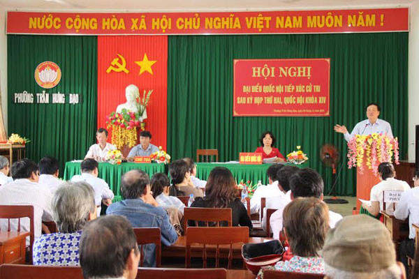 Des dirigeants du Parti et de l’État rencontrent des électeurs locaux ảnh 4 Des dirigeants du Parti et de l’État rencontrent des électeurs locaux ảnh 4
