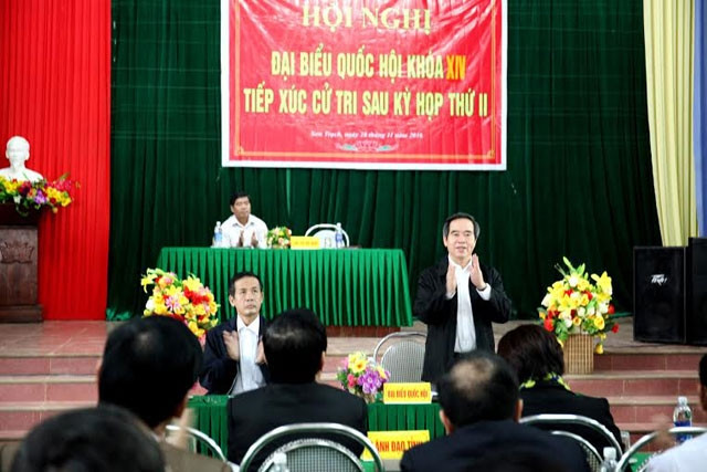 Des dirigeants du Parti et de l’État rencontrent des électeurs locaux ảnh 3 Des dirigeants du Parti et de l’État rencontrent des électeurs locaux ảnh 3