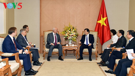 Le vice-PM Trinh Dinh Dung reçoit les ambassadeurs russe et irlandais ảnh 1 Le vice-PM Trinh Dinh Dung reçoit les ambassadeurs russe et irlandais ảnh 1