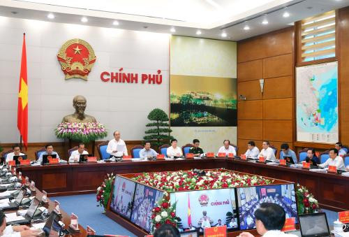 Le PM préside une vidéo-conférence sur le développement socio-économique ảnh 1 Le PM préside une vidéo-conférence sur le développement socio-économique ảnh 1