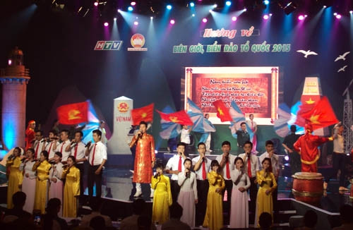Programme artistique "S'orienter vers les frontières, la mer et les îles du pays" ảnh 1 Programme artistique "S'orienter vers les frontières, la mer et les îles du pays" ảnh 1