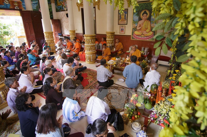Bac Lieu : Remise de cadeaux aux Khmers en l'honneur de la fête Sene Dolta ảnh 1 Bac Lieu : Remise de cadeaux aux Khmers en l'honneur de la fête Sene Dolta ảnh 1
