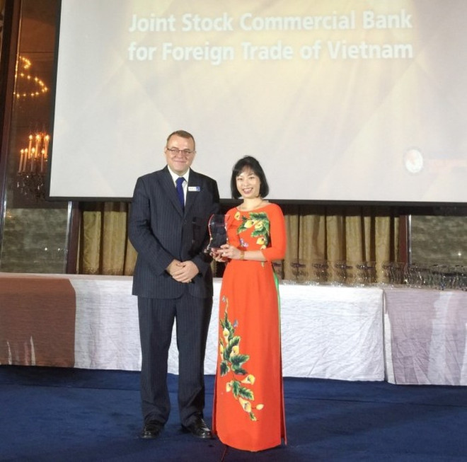 Vietcombank reçoit le prix “Mobile Banking Initiative of the Year” ảnh 1 Vietcombank reçoit le prix “Mobile Banking Initiative of the Year” ảnh 1