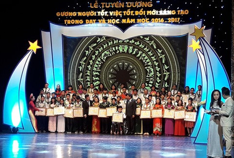 Des enseignements et élèves exemplaires à l'honneur ảnh 2