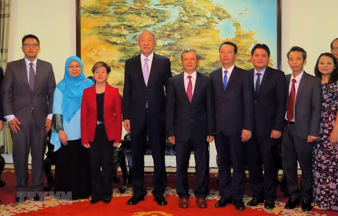 Le vice-PM singapourien Teo Chee Hean en visite à Thua Thien-Hue ảnh 1 Le vice-PM singapourien Teo Chee Hean en visite à Thua Thien-Hue ảnh 1