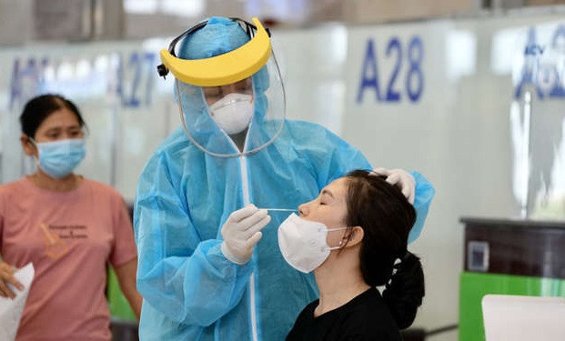 Proposition de minimiser les vols à forfait aux aéroports de Noi Bai et Tan Son Nhat ảnh 1 Proposition de minimiser les vols à forfait aux aéroports de Noi Bai et Tan Son Nhat ảnh 1