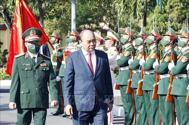 Le président Nguyên Xuân Phuc rend visite à la 5e Zone militaire ảnh 1 Le président Nguyên Xuân Phuc rend visite à la 5e Zone militaire ảnh 1