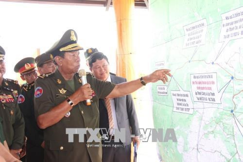 Le vice-PM cambodgien Tea Banh visite des sites historiques à Binh Phuoc ảnh 1 Le vice-PM cambodgien Tea Banh visite des sites historiques à Binh Phuoc ảnh 1