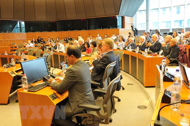 Séminaire sur l’accélération de la signature de l’EVFTA à Bruxelles ảnh 1 Séminaire sur l’accélération de la signature de l’EVFTA à Bruxelles ảnh 1