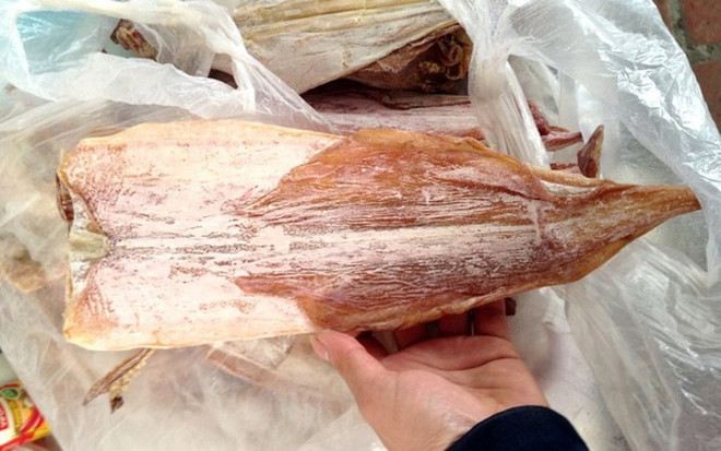 Les calmars séchés vietnamiens très populaires à l’étranger ảnh 1 Les calmars séchés vietnamiens très populaires à l’étranger ảnh 1