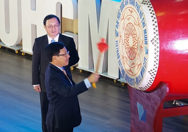 Le vice-PM Pham Binh Minh à la rentrée scolaire de l’Université nationale de Hô Chi Minh-Ville ảnh 1 Le vice-PM Pham Binh Minh à la rentrée scolaire de l’Université nationale de Hô Chi Minh-Ville ảnh 1