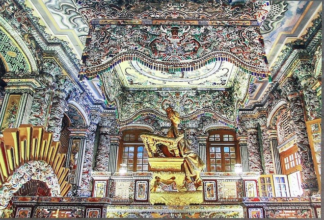 Exposition “Hanoï-Huê-Saigon: tradition et développement” ảnh 1