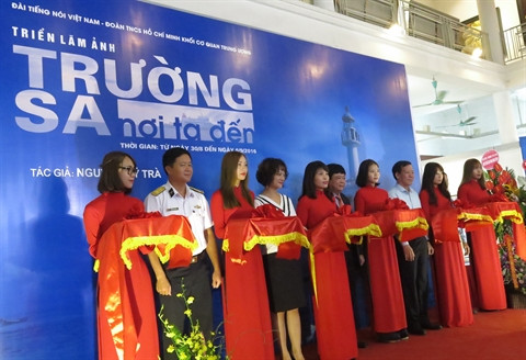 Hanoï : exposition de 70 photos sur Truong Sa prises par une journaliste ảnh 1 Hanoï : exposition de 70 photos sur Truong Sa prises par une journaliste ảnh 1