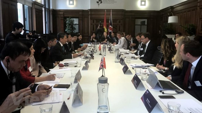 Vietnam et Royaume-Uni s'engagent à promouvoir le commerce bilatéral ảnh 1 Vietnam et Royaume-Uni s'engagent à promouvoir le commerce bilatéral ảnh 1