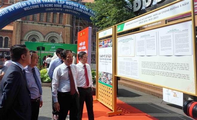 La rue des livres de Hô Chi Minh-Ville fête son 5e anniversaire ảnh 1 La rue des livres de Hô Chi Minh-Ville fête son 5e anniversaire ảnh 1