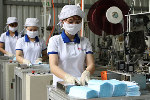 Le Vietnam a exporté 1,37 milliard de masques médicaux en 2020 ảnh 1 Le Vietnam a exporté 1,37 milliard de masques médicaux en 2020 ảnh 1