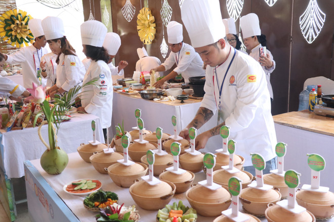 Bên Tre décroche un record du monde pour la préparation de 222 plats à base de noix de coco ảnh 2 Bên Tre décroche un record du monde pour la préparation de 222 plats à base de noix de coco ảnh 2