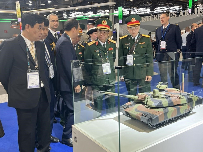Le Vietnam au Salon international de Défense et de Sécurité terrestres et aéroterrestres Eurosatory ảnh 1