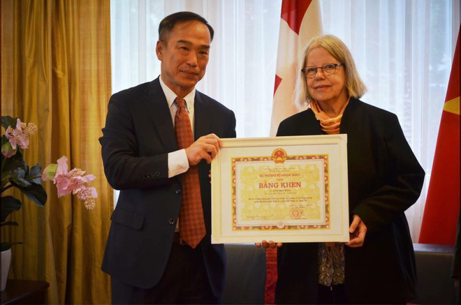 Deux personnes représentatives de l’amitié Suisse-Vietnam ảnh 1 Deux personnes représentatives de l’amitié Suisse-Vietnam ảnh 1