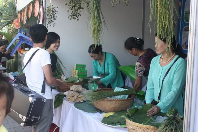 Hanoi : 1ère fête culturelle du côm de Mê Tri ảnh 1 Hanoi : 1ère fête culturelle du côm de Mê Tri ảnh 1
