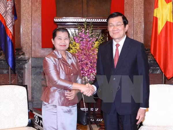 Le président Truong Tan sang reçoit la vice-PM cambodgienne ảnh 1