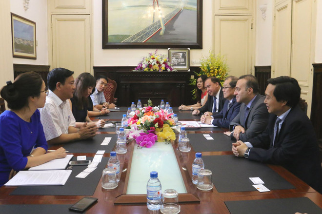 Un investisseur singapourien s’intéresse aux projets portuaires au Vietnam ảnh 1 Un investisseur singapourien s’intéresse aux projets portuaires au Vietnam ảnh 1