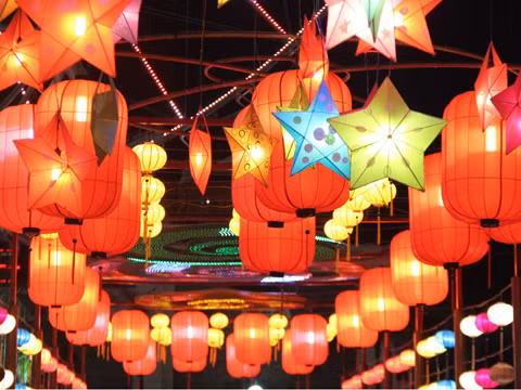 Mi-automne : à la découverte de la plus longue route des lanternes au Vietnam ảnh 3