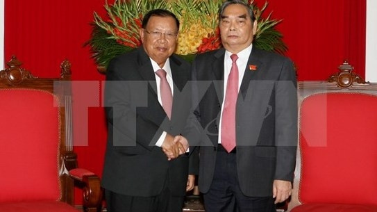 Le Vietnam souhaite consolider l’amitié et la solidarité avec le Laos ảnh 1 Le Vietnam souhaite consolider l’amitié et la solidarité avec le Laos ảnh 1