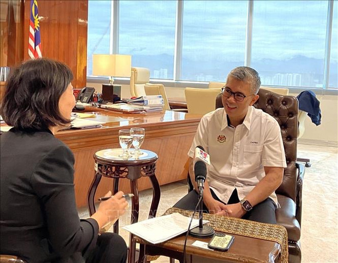 Le ministre malaisien apprécie la coopération commerciale de son pays avec le Vietnam ảnh 1 Le ministre malaisien apprécie la coopération commerciale de son pays avec le Vietnam ảnh 1