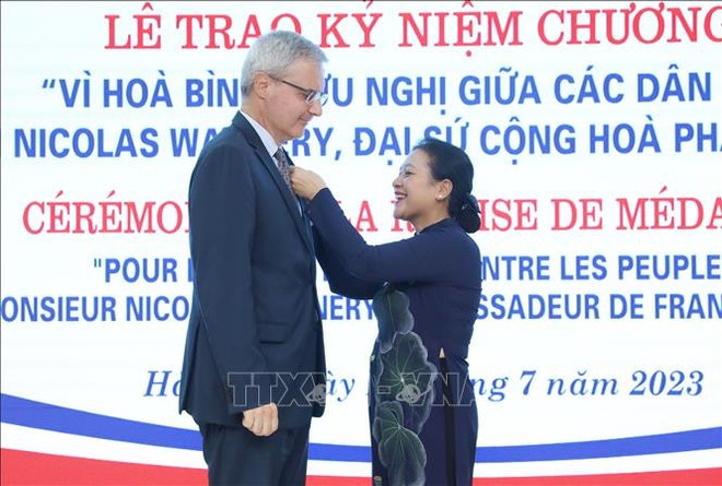 L’ambassadeur français Nicolas Warnery à l’honneur ảnh 1