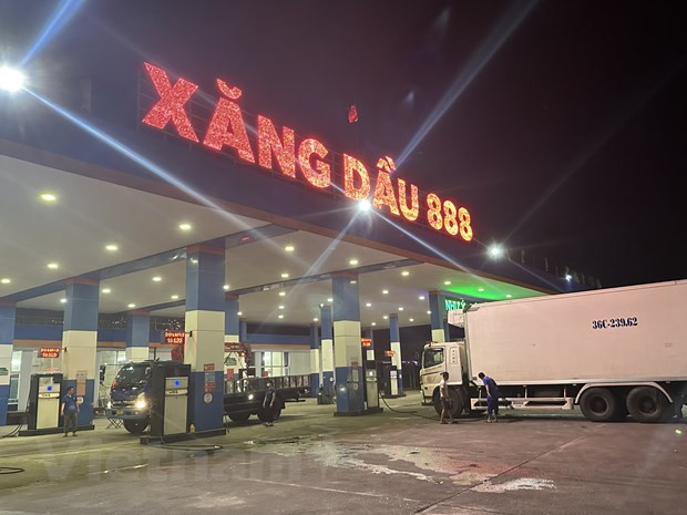 Les prix des carburants révisés à la hausse ảnh 1 Les prix des carburants révisés à la hausse ảnh 1