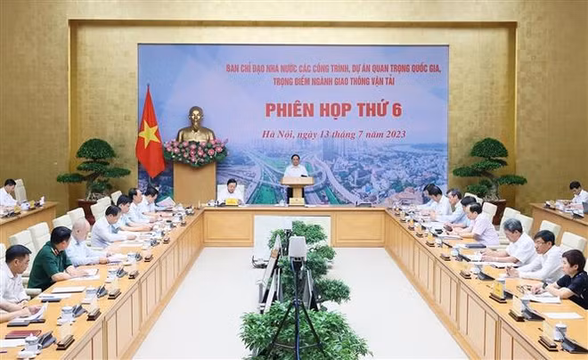 Le PM demande d’éliminer les obstacles aux projets de transports nationaux ảnh 2