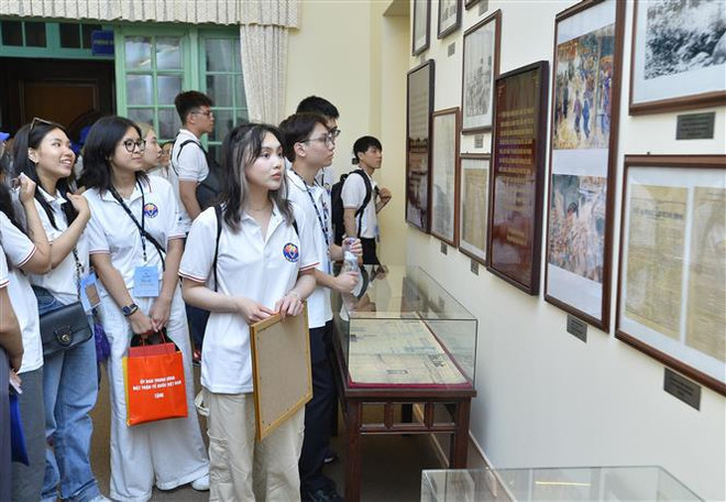 Renforcement de la connectivité entre les jeunes dans et hors du pays ảnh 1 Renforcement de la connectivité entre les jeunes dans et hors du pays ảnh 1