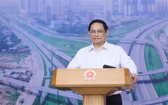 Le PM demande d’éliminer les obstacles aux projets de transports nationaux ảnh 1
