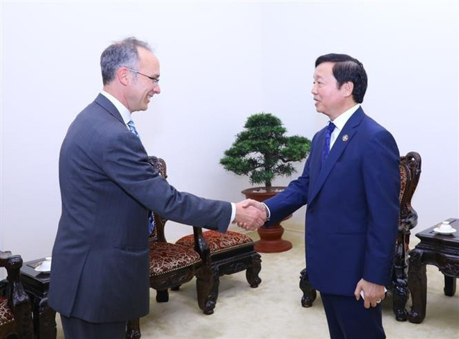 Le vice-PM Tran Hong Ha reçoit un professeur australien d'énergie et de changement climatique ảnh 1 Le vice-PM Tran Hong Ha reçoit un professeur australien d'énergie et de changement climatique ảnh 1