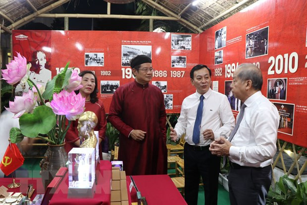 Exposition sur l'héritage du Président Ho Chi Minh à Thua Thien Hue ảnh 1 Exposition sur l'héritage du Président Ho Chi Minh à Thua Thien Hue ảnh 1