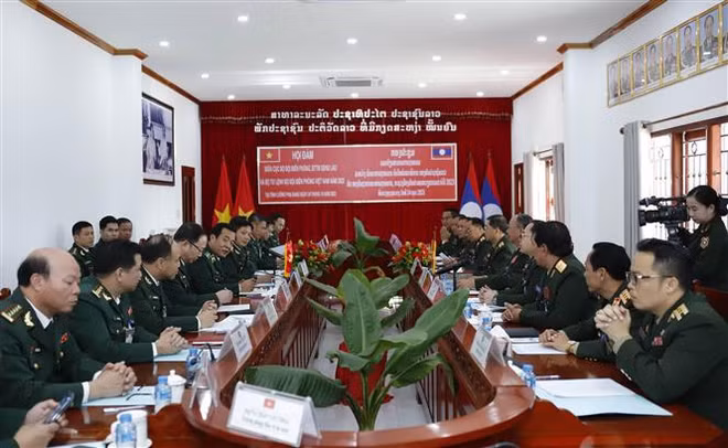 Vietnam et Laos boostent la coopération entre les forces de garde-frontière ảnh 1