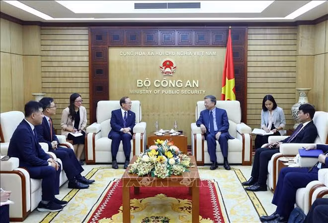 Le ministère de la Sécurité publique renforce la coopération avec les Garde-côtes sud-coréens ảnh 1