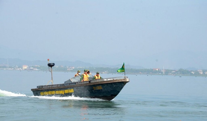 Les garde-frontières prennent des mesures pour empêcher la pêche INN ảnh 1 Les garde-frontières prennent des mesures pour empêcher la pêche INN ảnh 1