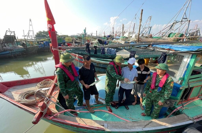 Les garde-frontières prennent des mesures pour empêcher la pêche INN ảnh 2 Les garde-frontières prennent des mesures pour empêcher la pêche INN ảnh 2