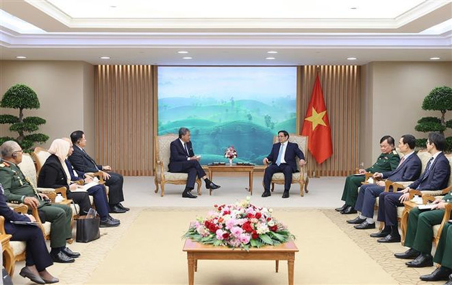 Le Premier ministre Pham Minh Chinh reçoit le ministre malaisien de la Défense ảnh 1 Le Premier ministre Pham Minh Chinh reçoit le ministre malaisien de la Défense ảnh 1