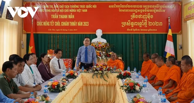 Chol Chnam Thmay: Trân Thanh Mân présente ses vœux à la communauté khmère de Cân Tho ảnh 1 Chol Chnam Thmay: Trân Thanh Mân présente ses vœux à la communauté khmère de Cân Tho ảnh 1